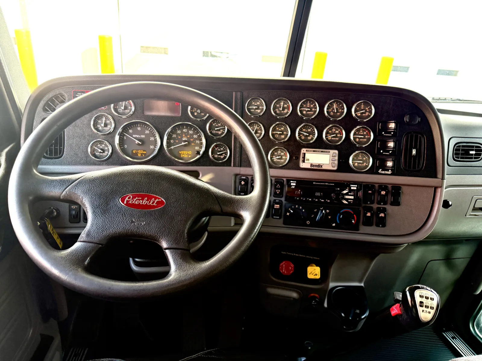 2021 Peterbilt 389 - image 16