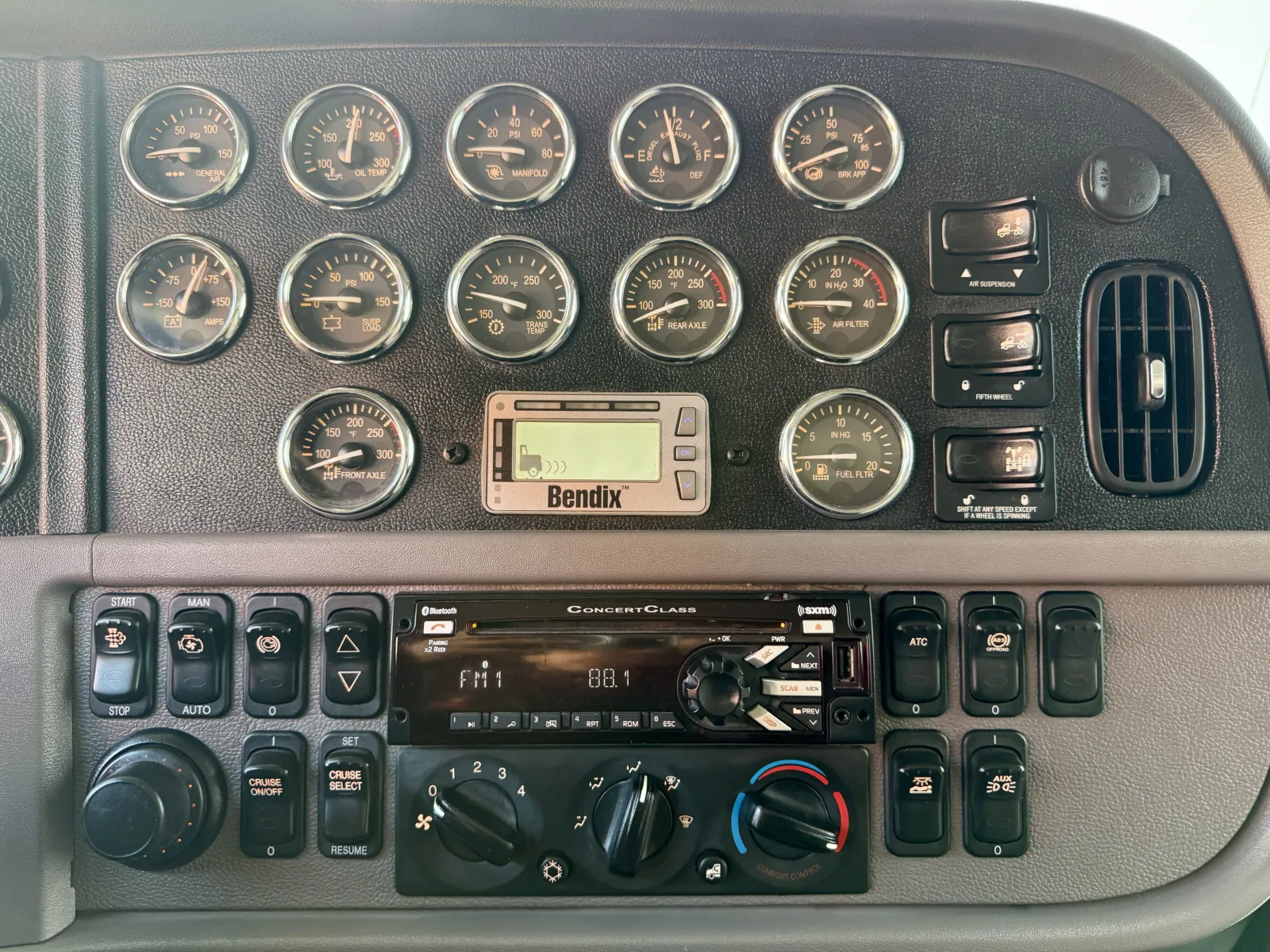 2021 Peterbilt 389 - image 18