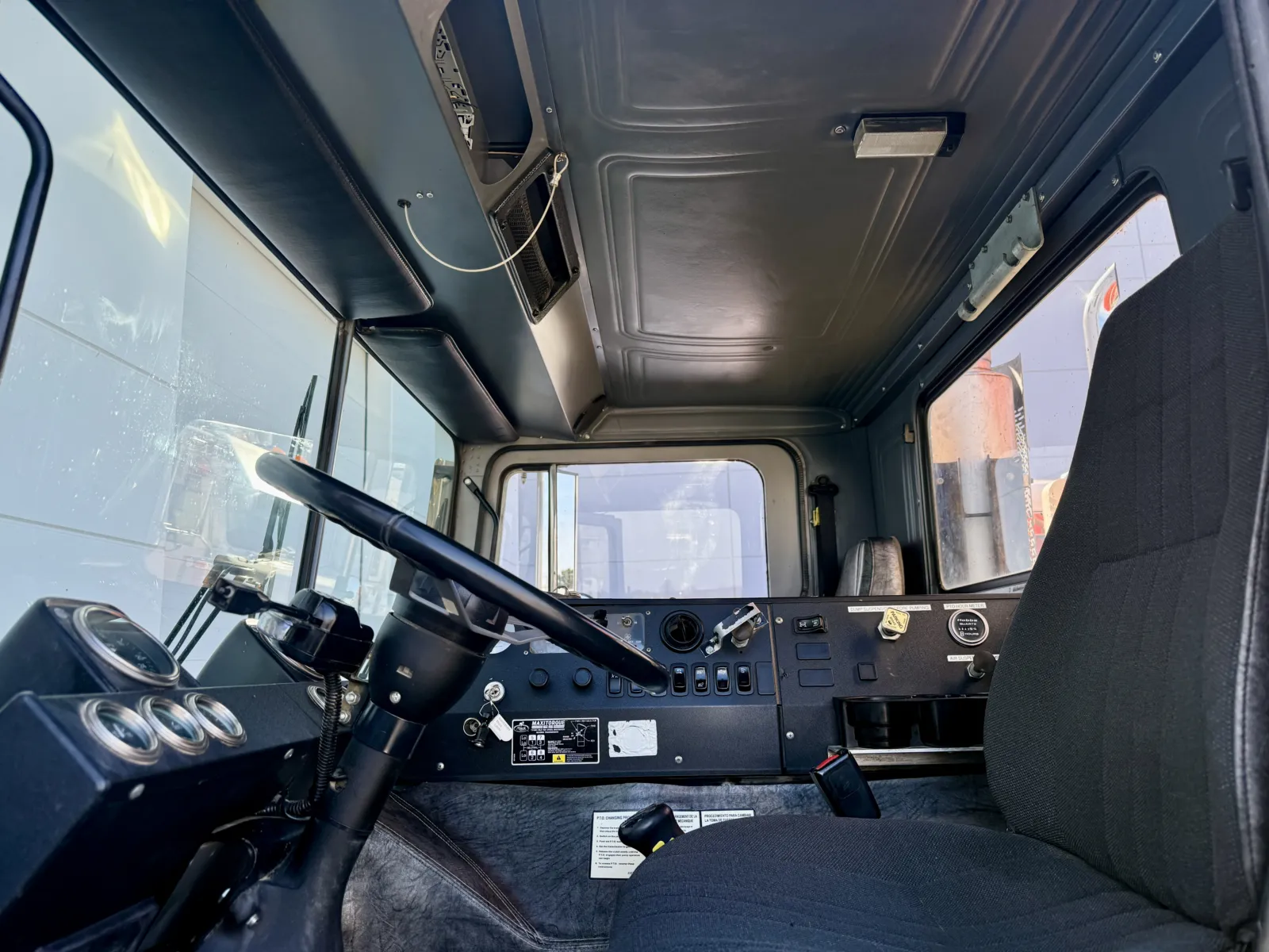 2007 Mack - image 14