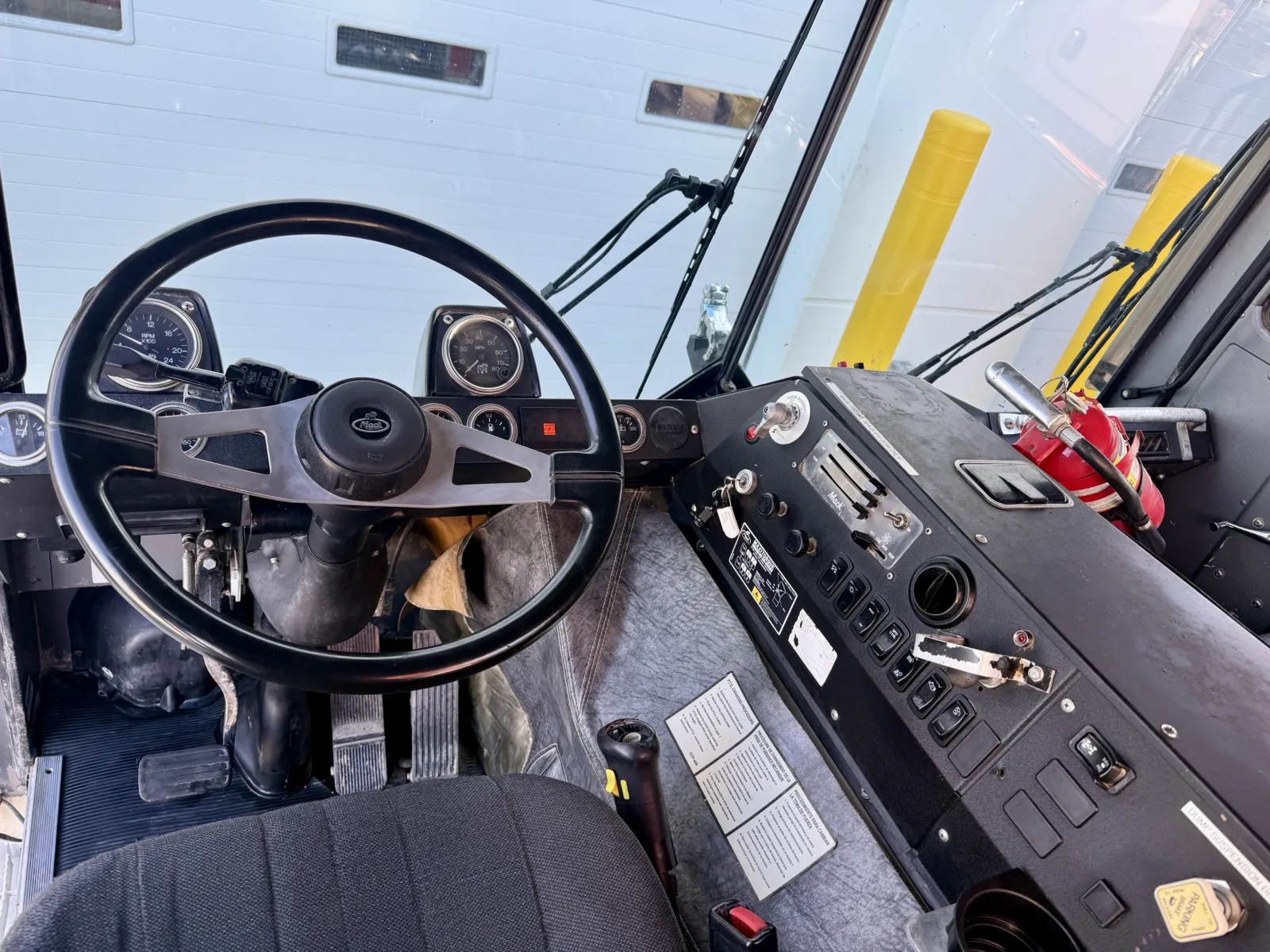 2007 Mack - image 16