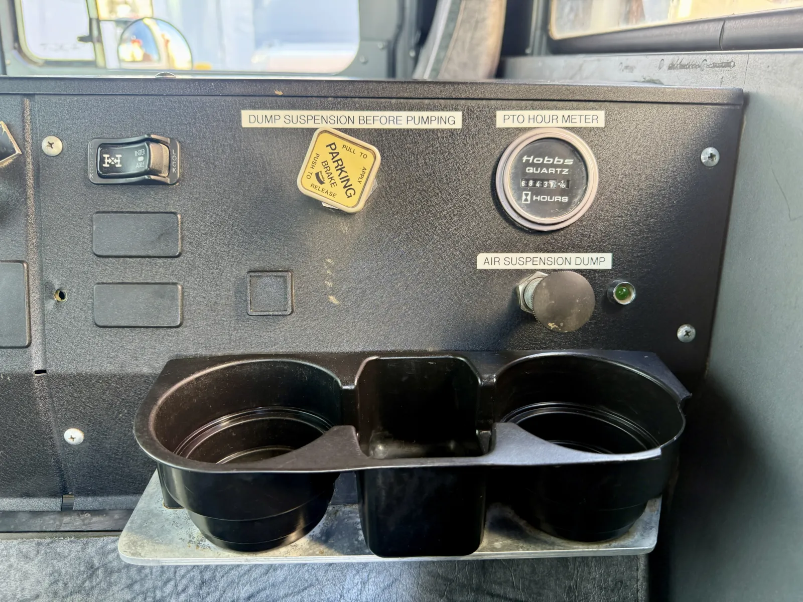 2007 Mack - image 18