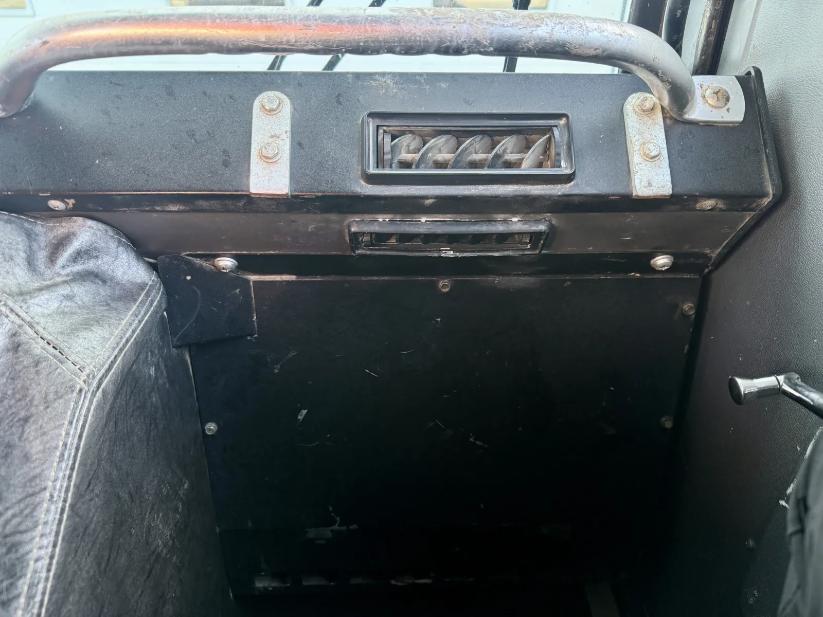 2007 Mack - image 20