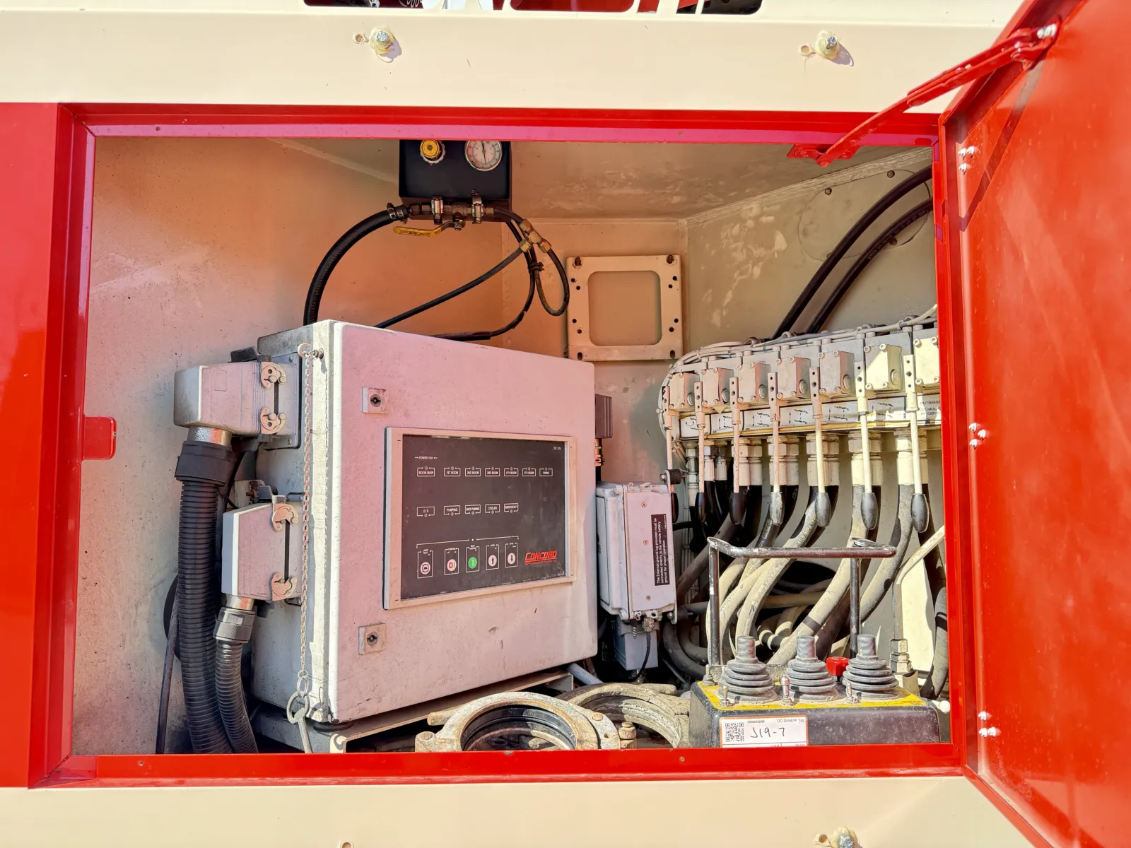 2007 Mack - image 23