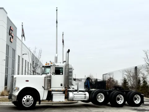 2008 PETERBILT 389 for sale in New Lenox, IL