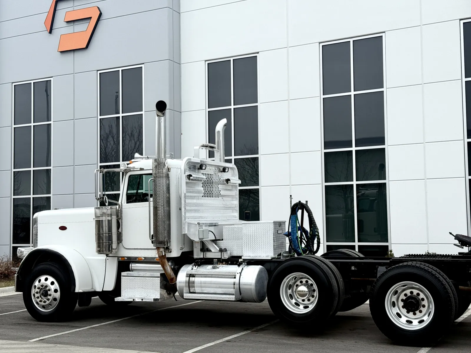 2008 Peterbilt 389 - image 8