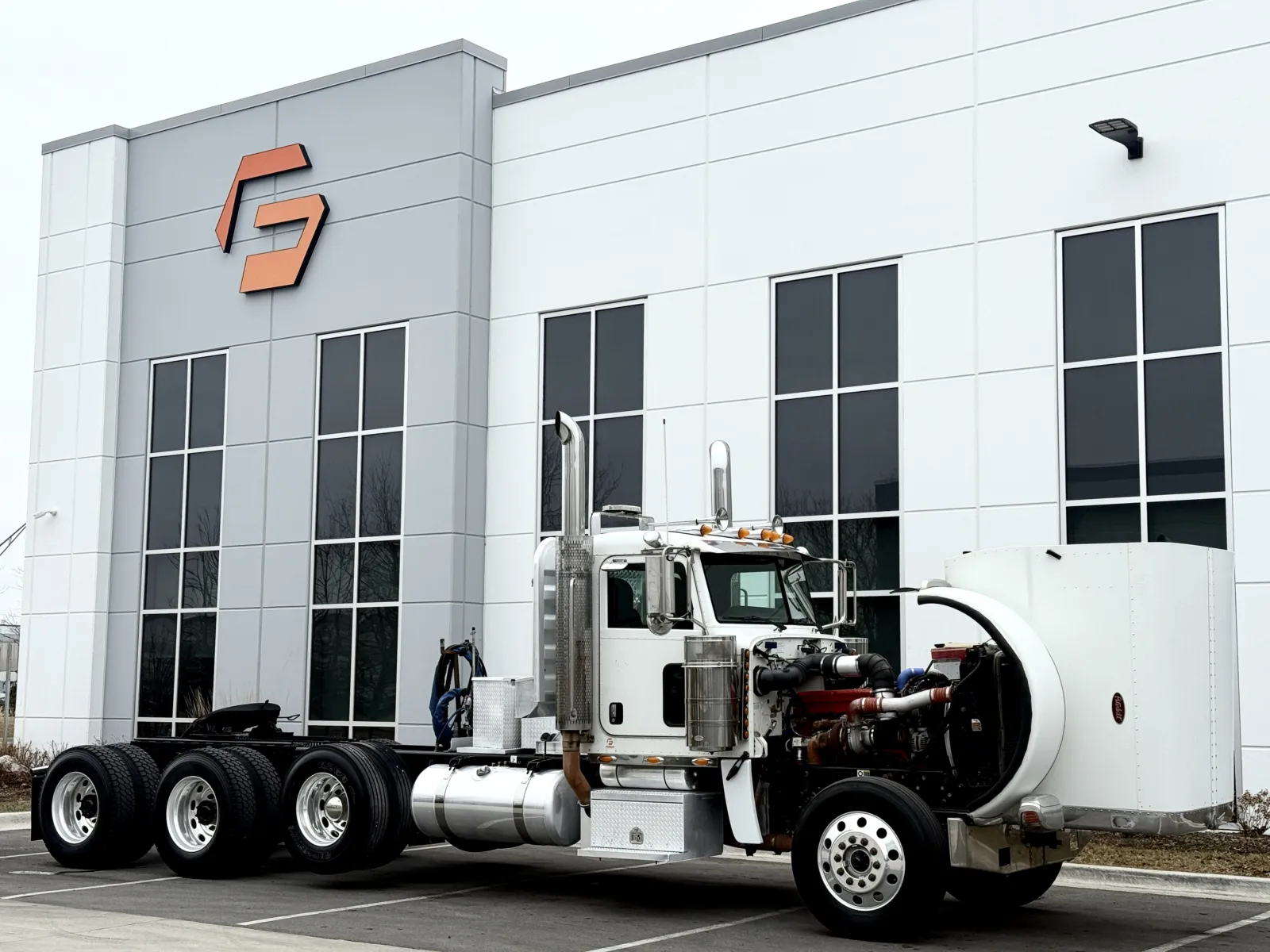 2008 Peterbilt 389 - image 9