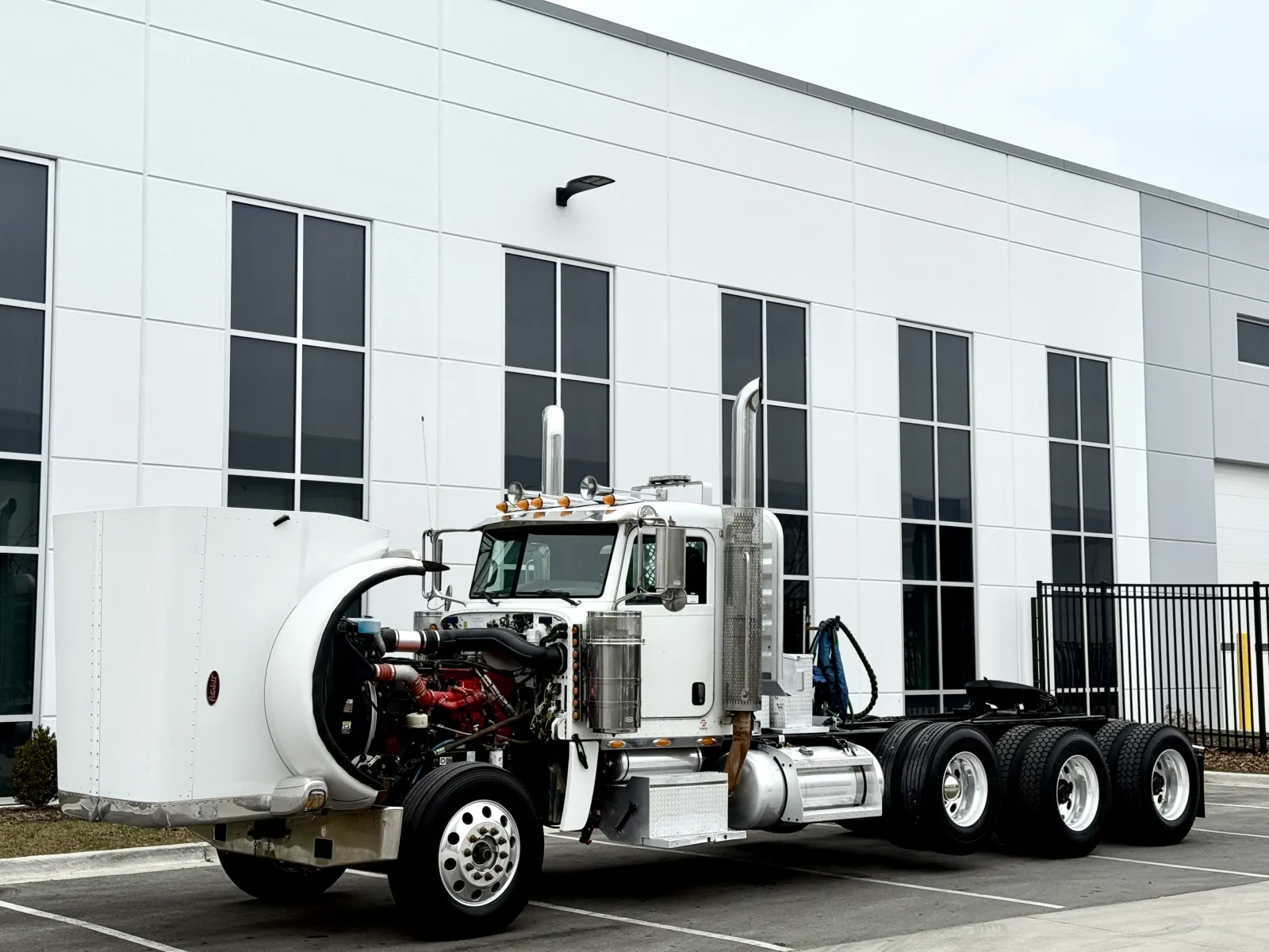 2008 Peterbilt 389 - image 10
