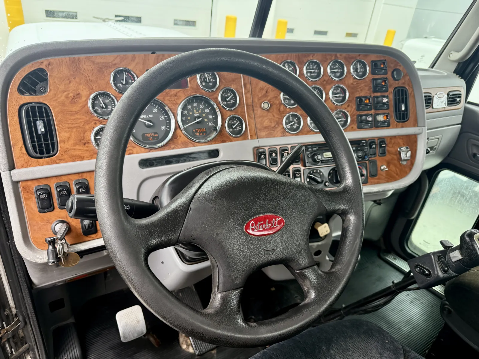 2008 Peterbilt 389 - image 15