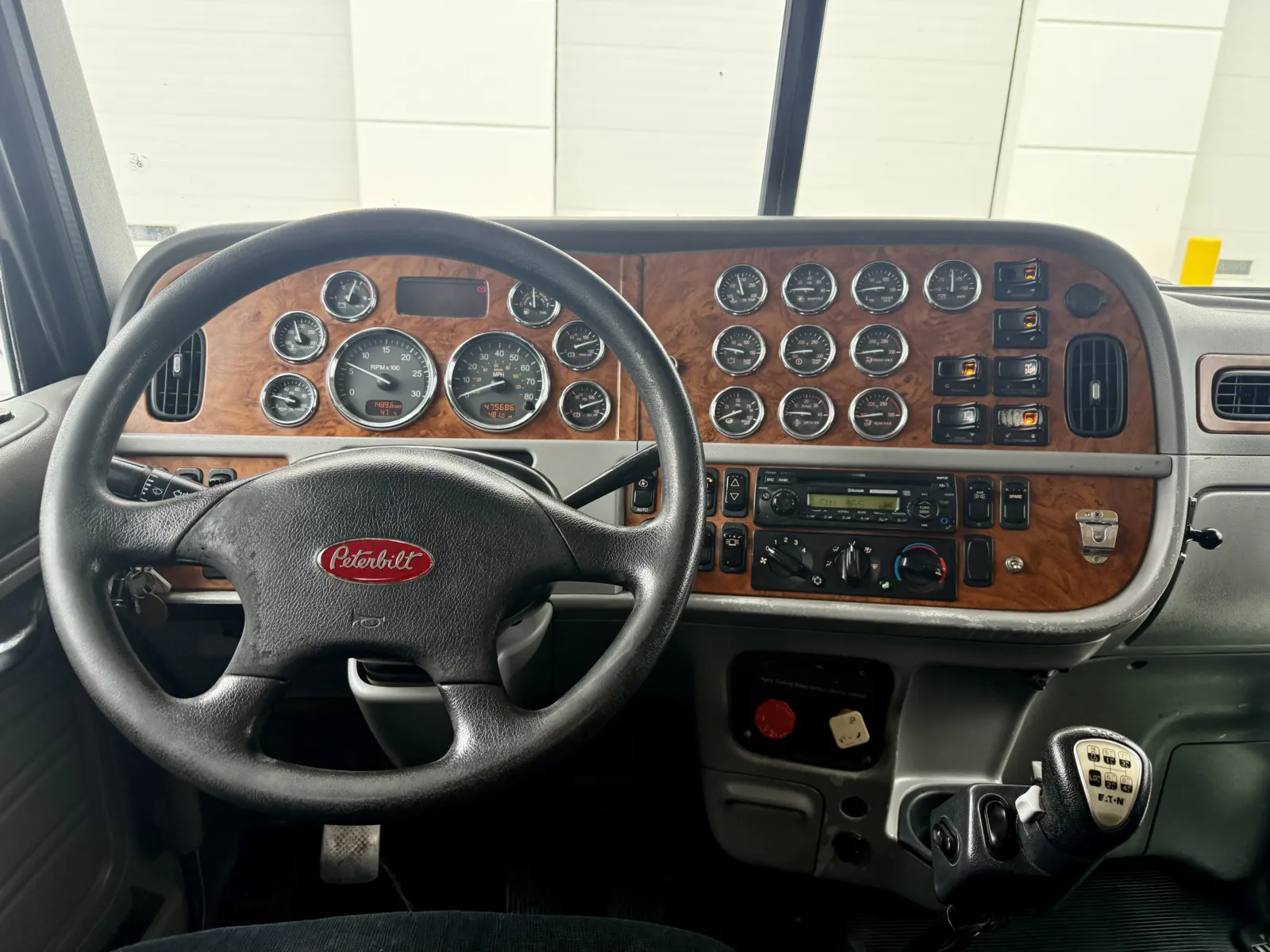 2008 Peterbilt 389 - image 16