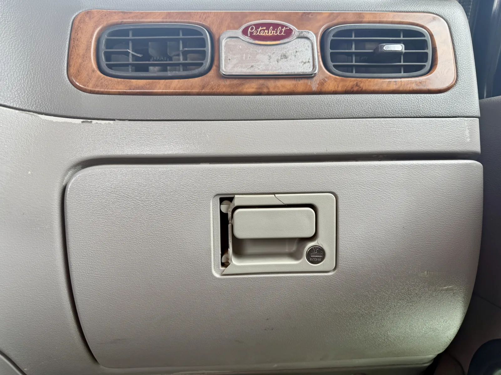 2008 Peterbilt 389 - image 19