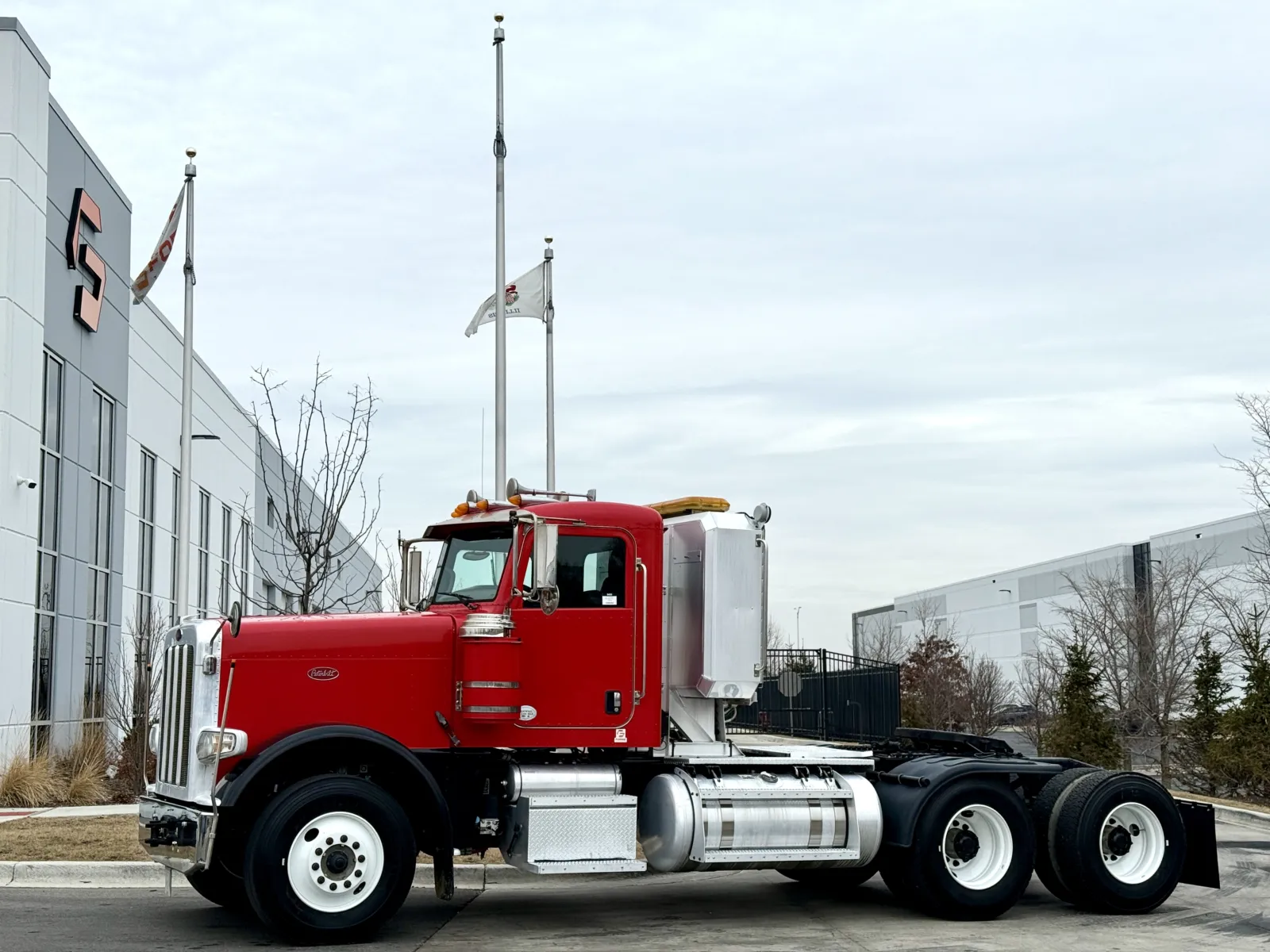 2014 PETERBILT 388 for sale in New Lenox, IL