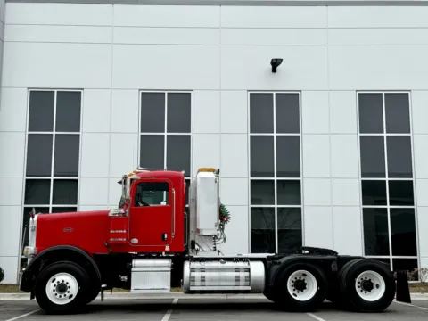 More photos of 2014 PETERBILT 388 at Forge Truck Centers - Illinois, IL