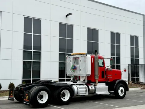 More photos of 2014 PETERBILT 388 at Forge Truck Centers - Illinois, IL