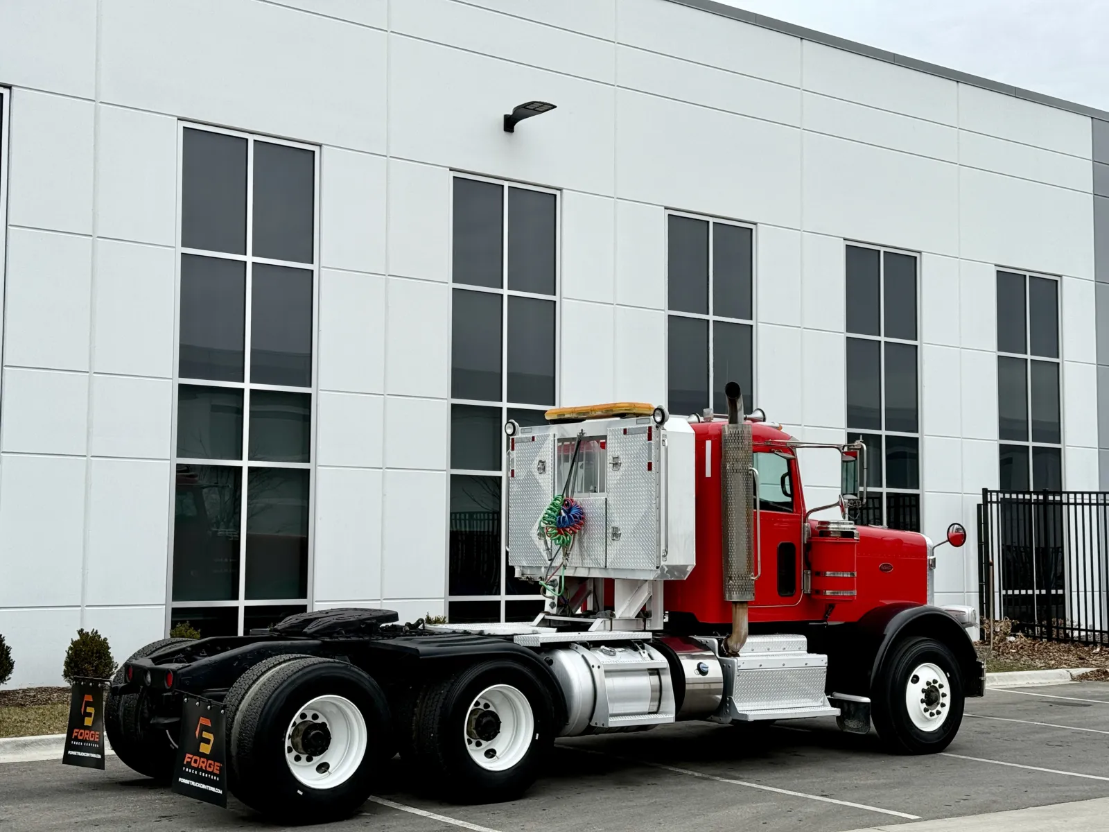 2014 Peterbilt - image 5
