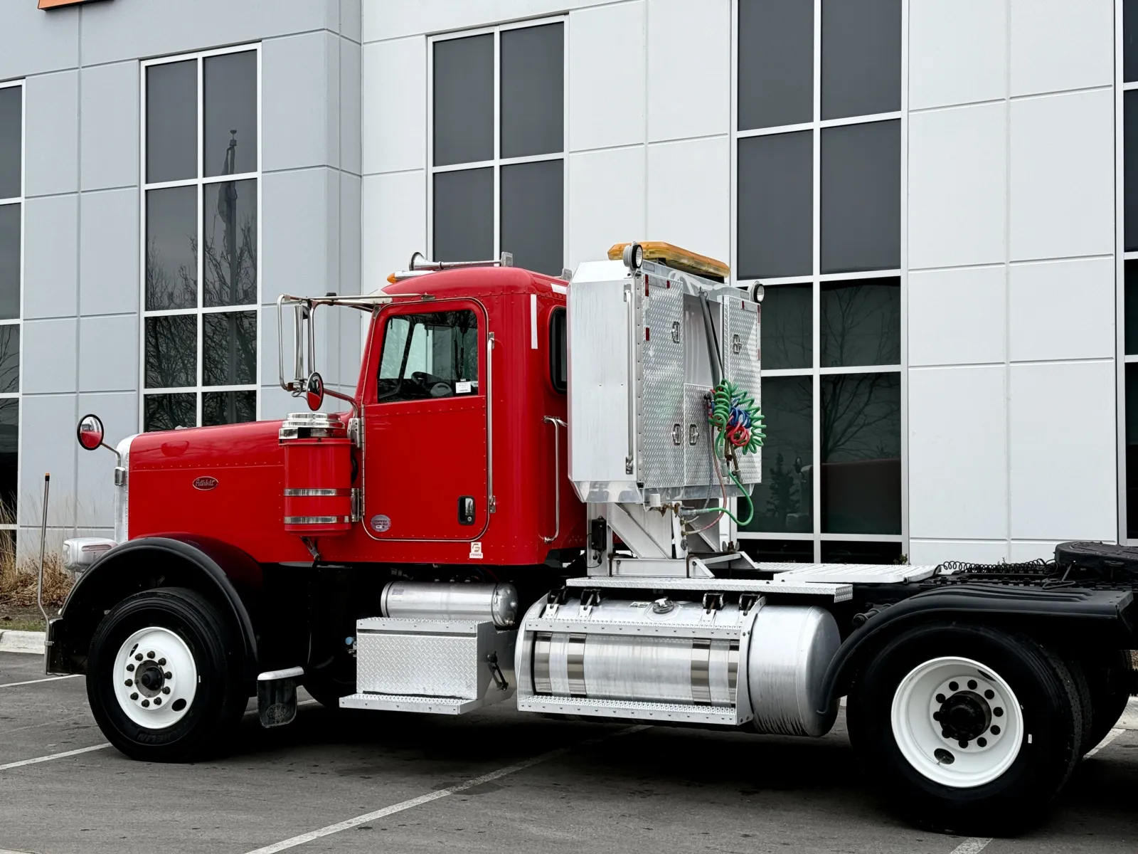 2014 Peterbilt - image 8