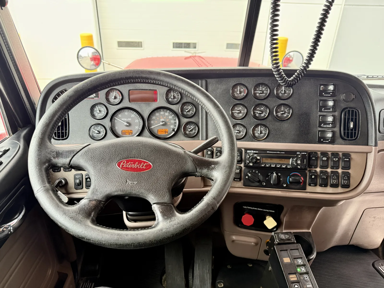 2014 Peterbilt - image 16