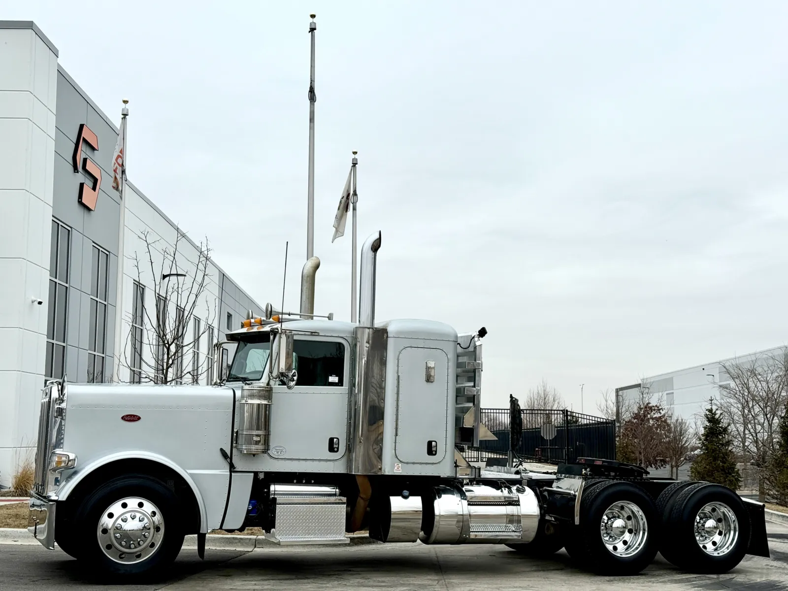 2022 PETERBILT 389 for sale in New Lenox, IL