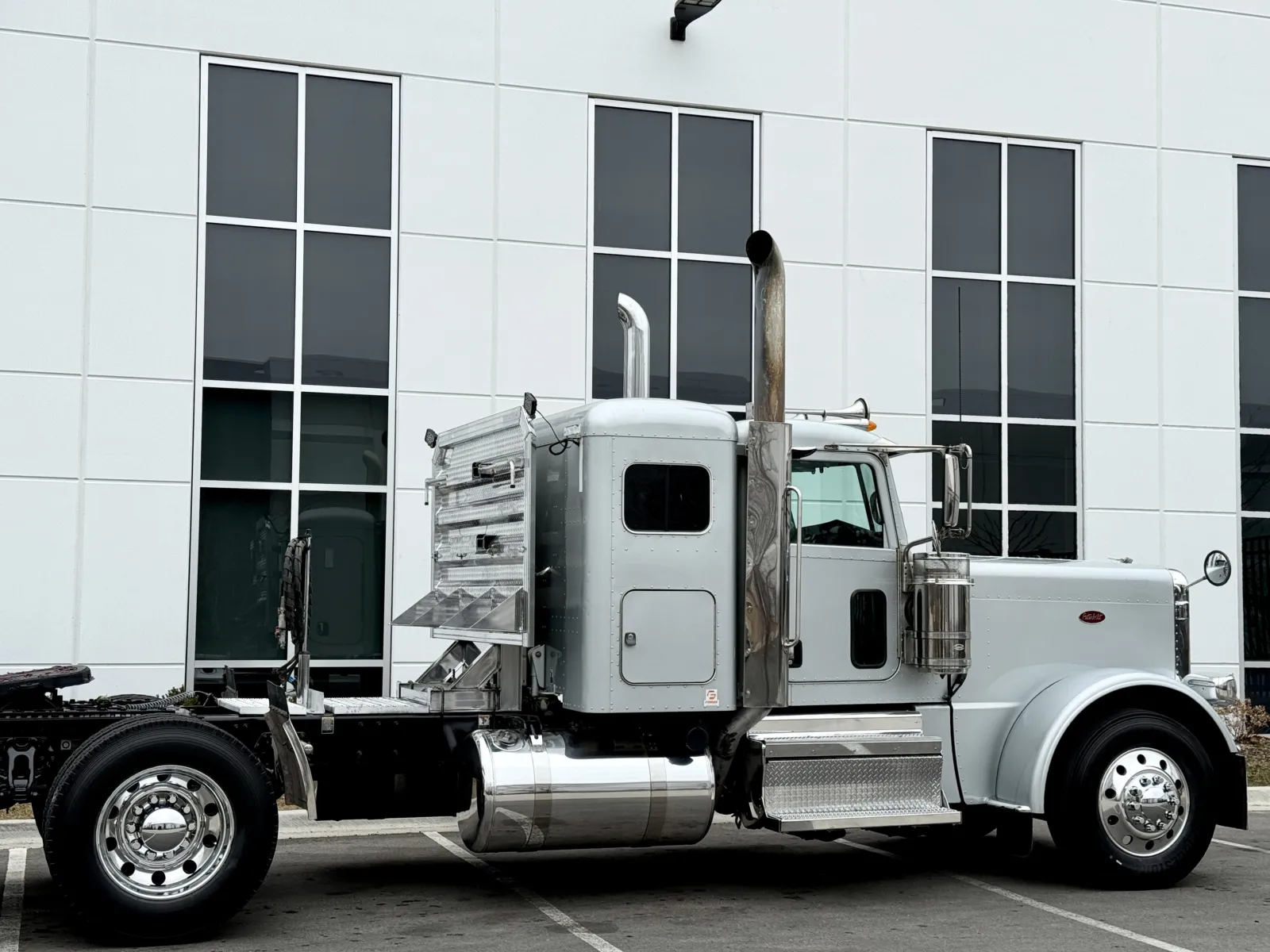 2022 Peterbilt 389 - image 7