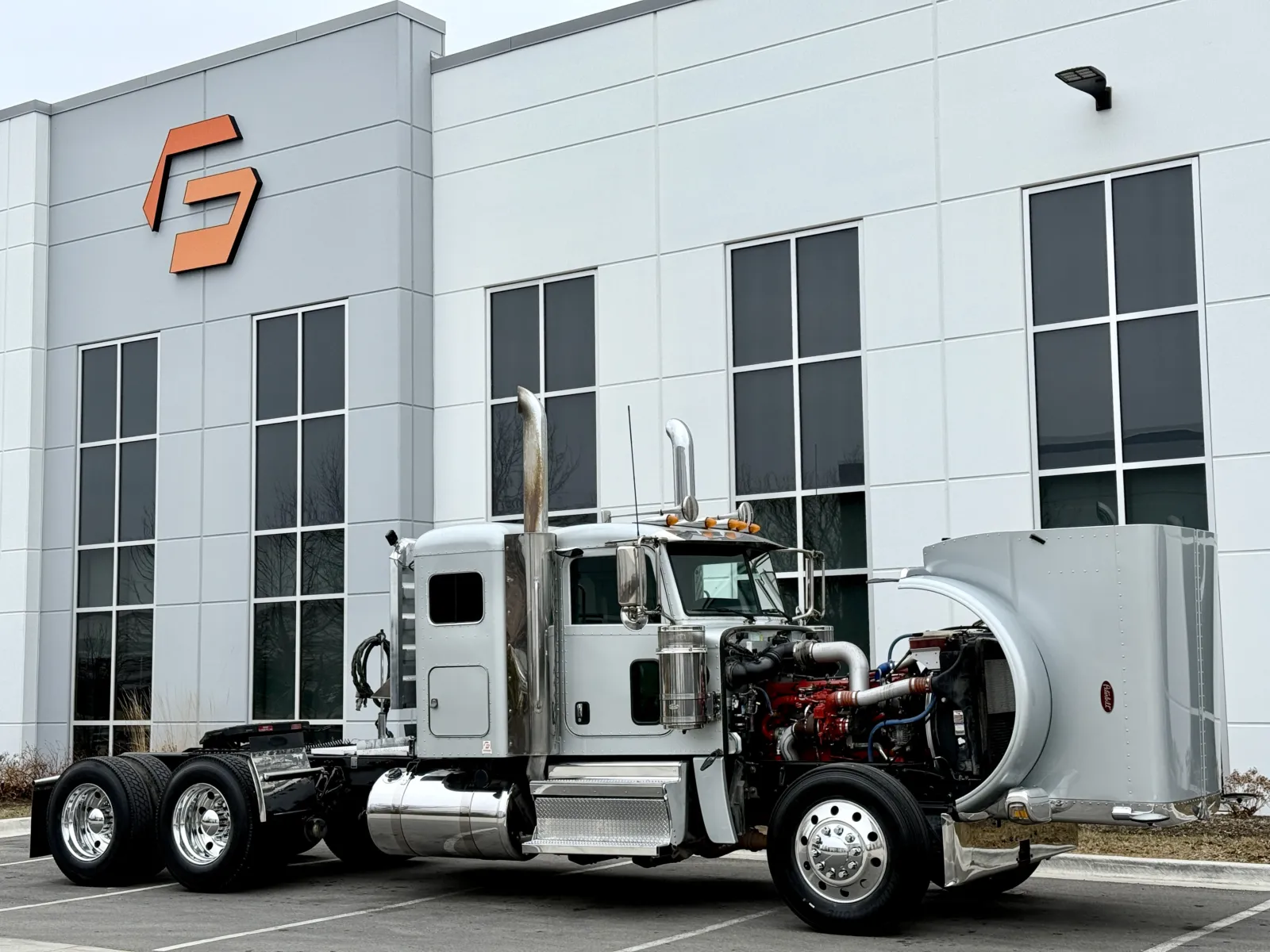 2022 Peterbilt 389 - image 9