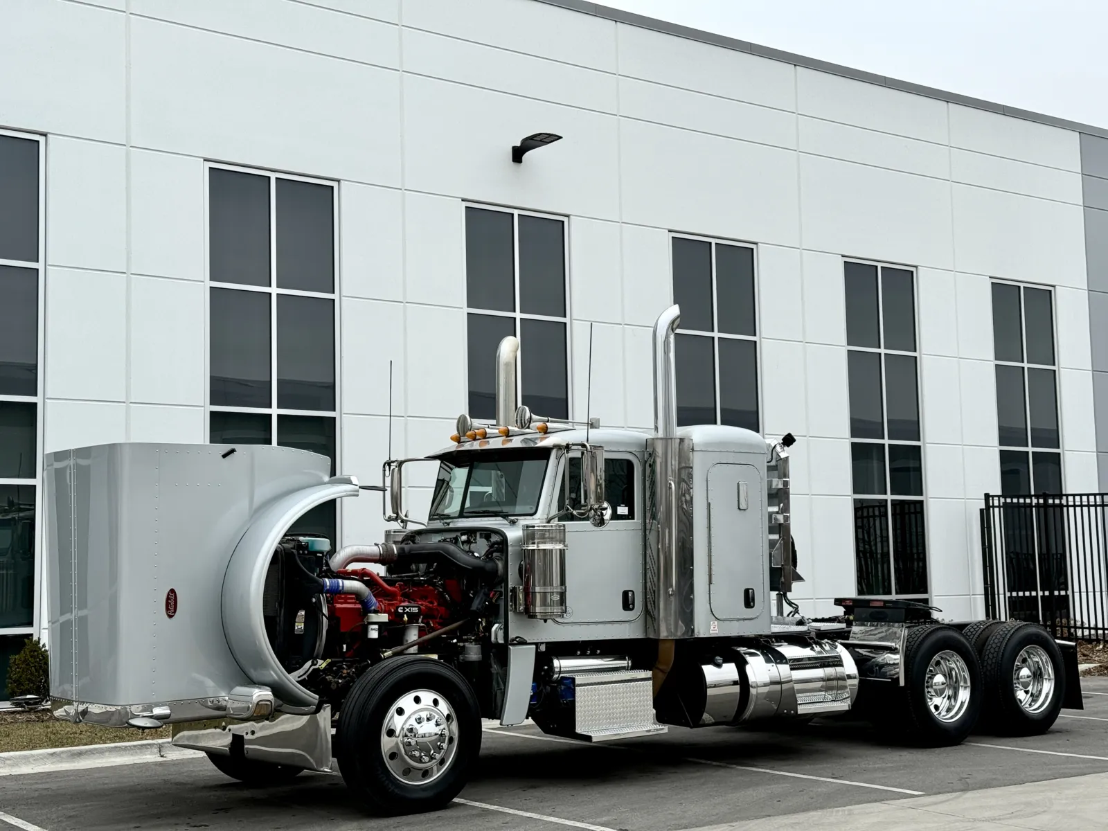 2022 Peterbilt 389 - image 10