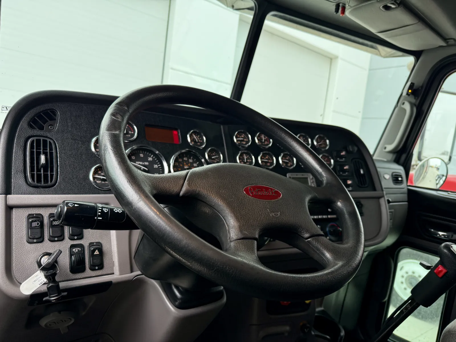 2022 Peterbilt 389 - image 15