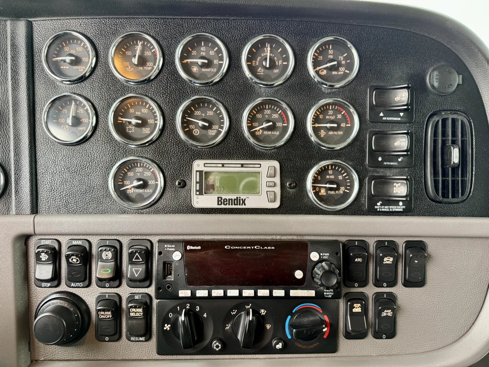 2022 Peterbilt 389 - image 18