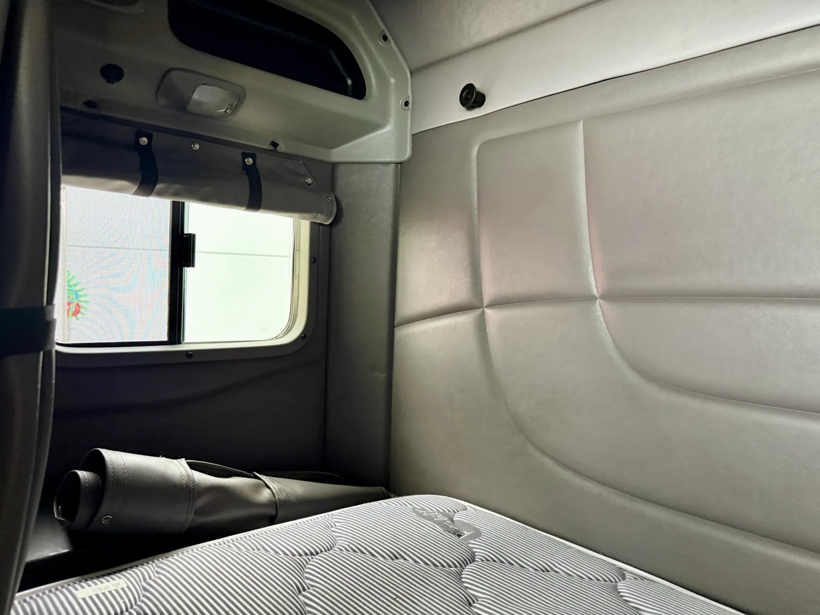 2022 Peterbilt 389 - image 22