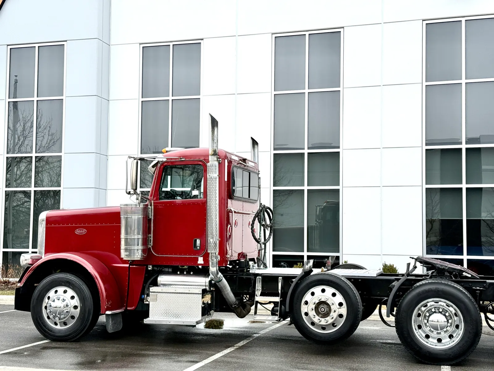 2017 Peterbilt 389 - image 8