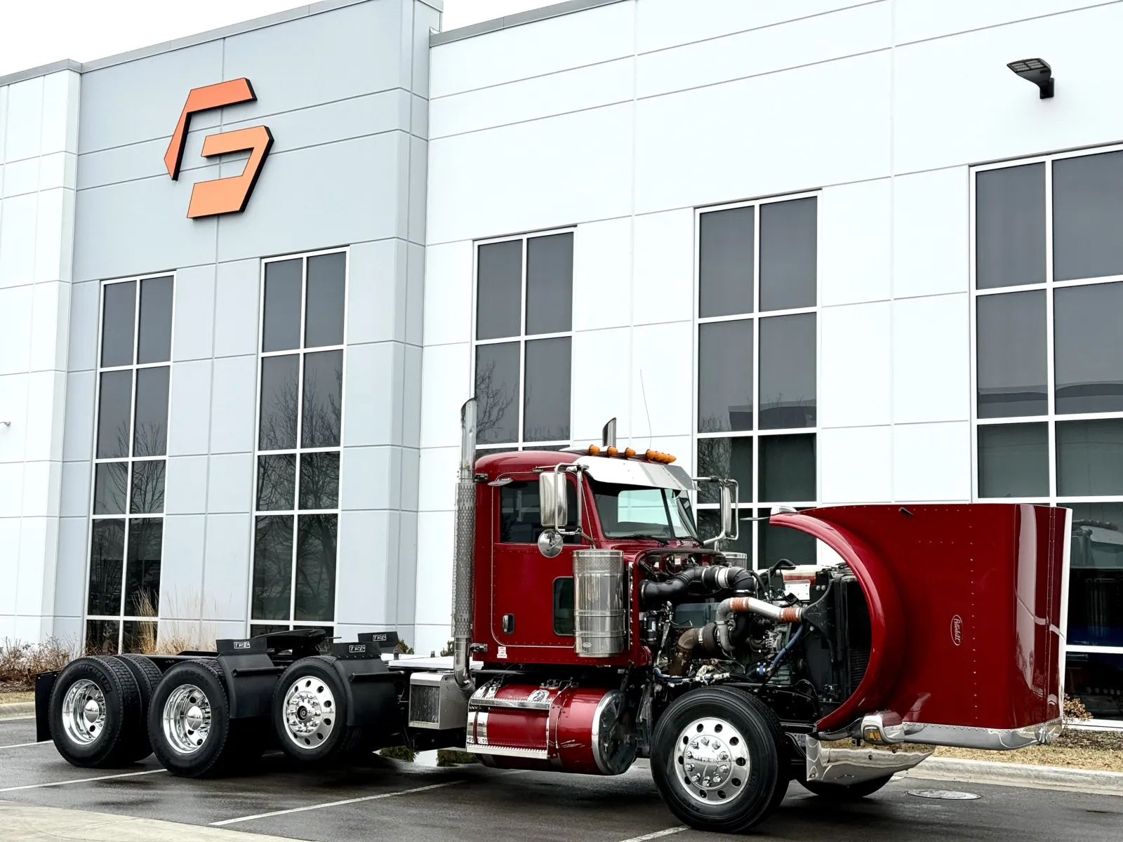 2017 Peterbilt 389 - image 9