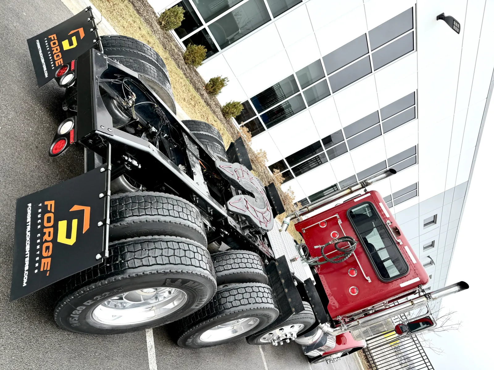 2017 Peterbilt 389 - image 11