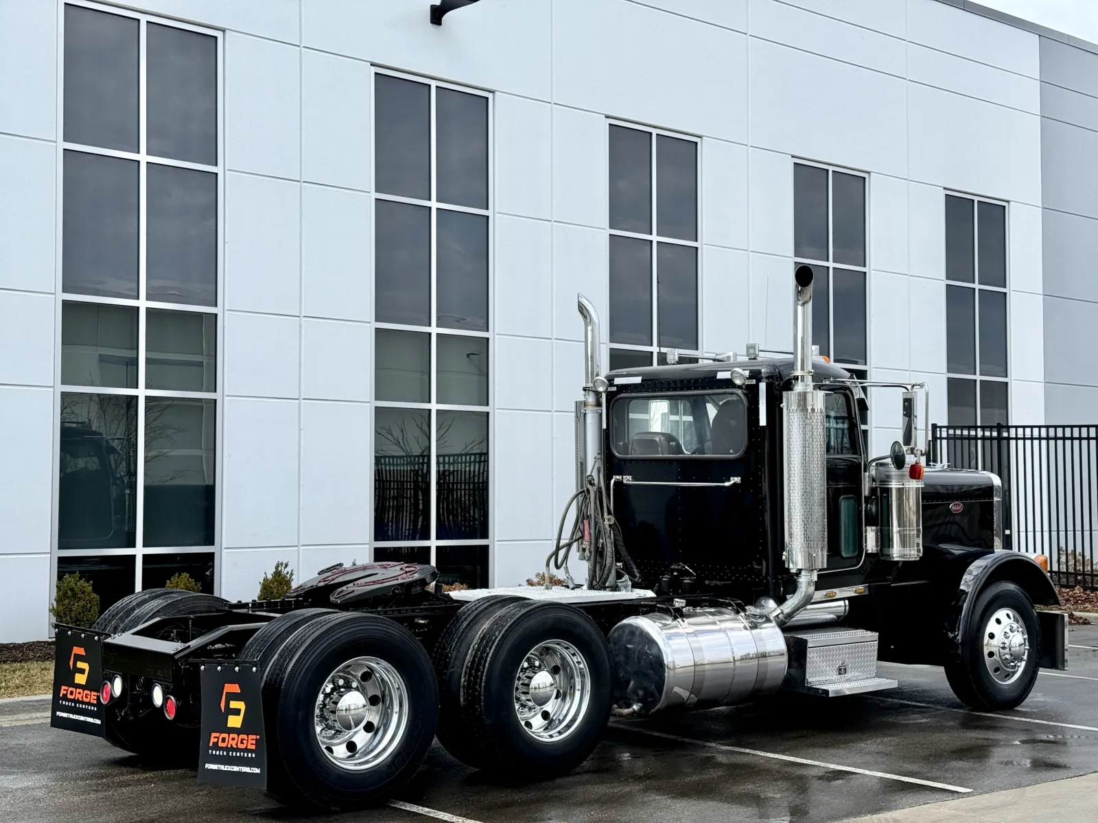 2005 Peterbilt - image 5