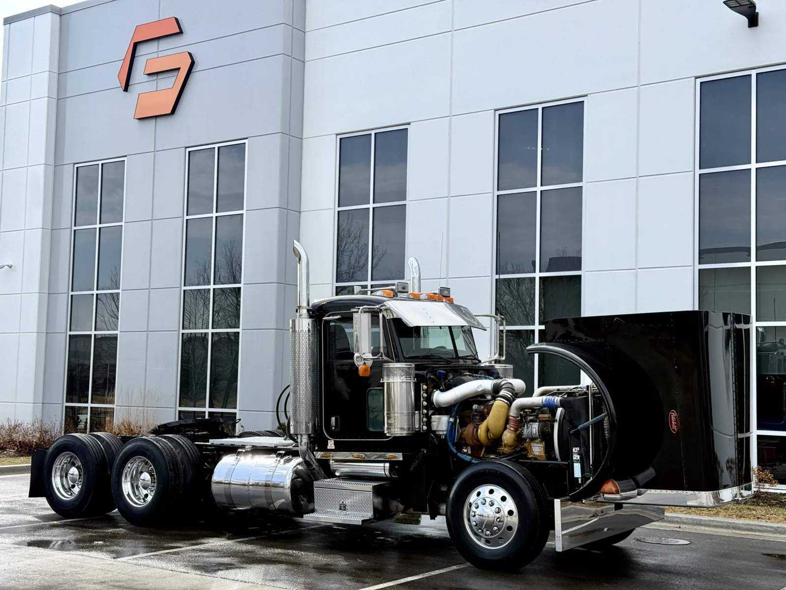 2005 Peterbilt - image 9