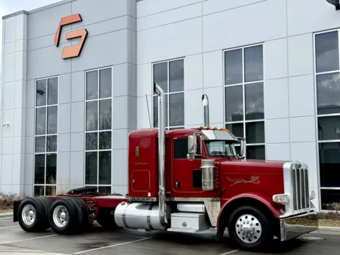 Photos of 2016 PETERBILT 389 for sale in New Lenox, IL at Forge Truck Centers - Illinois