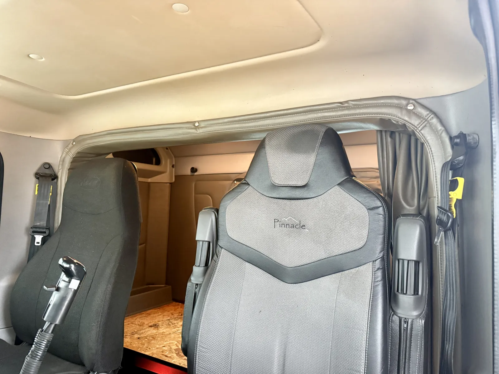 2016 Peterbilt 389 - image 20