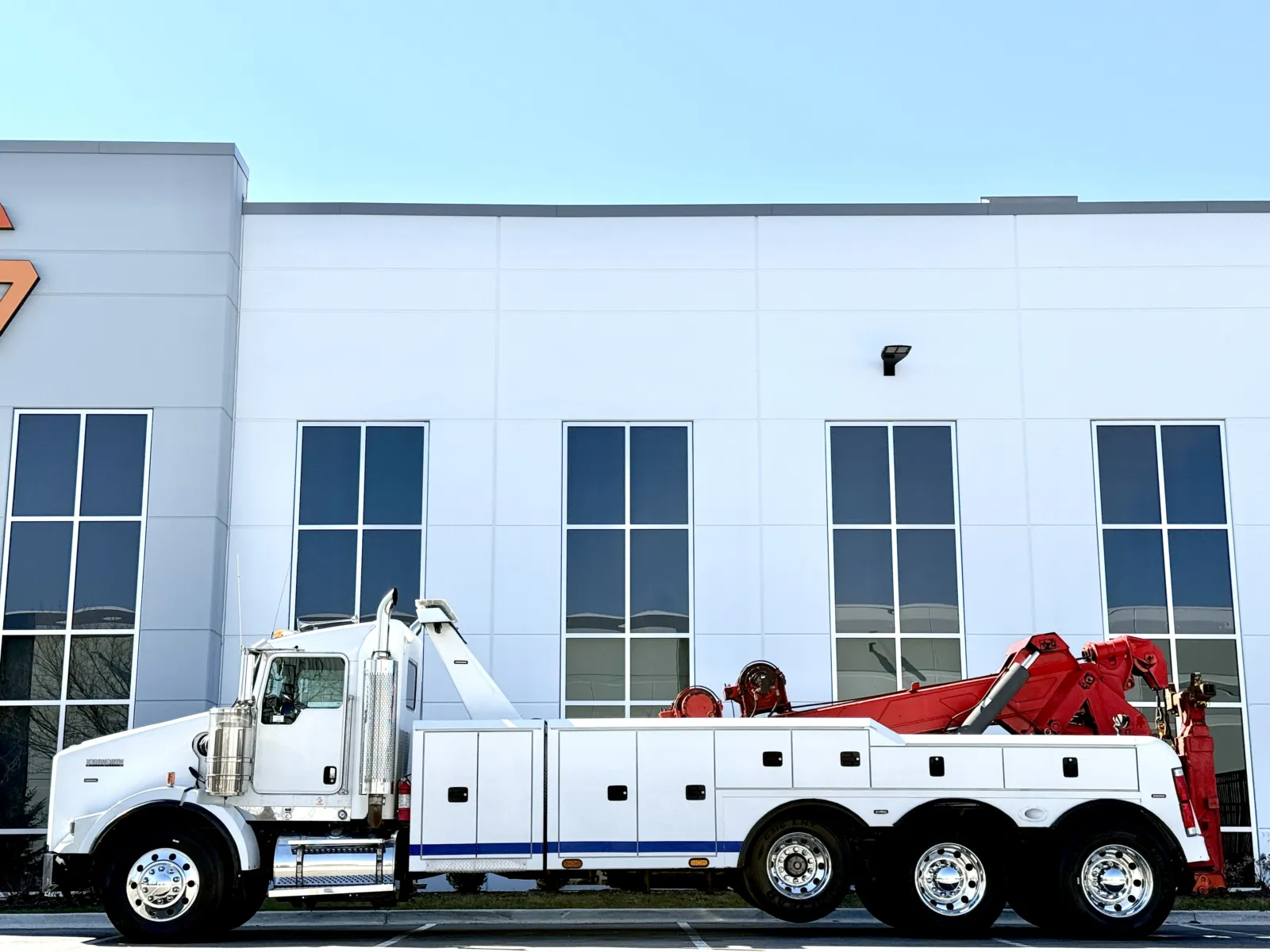 2011 Kenworth T800 - image 4