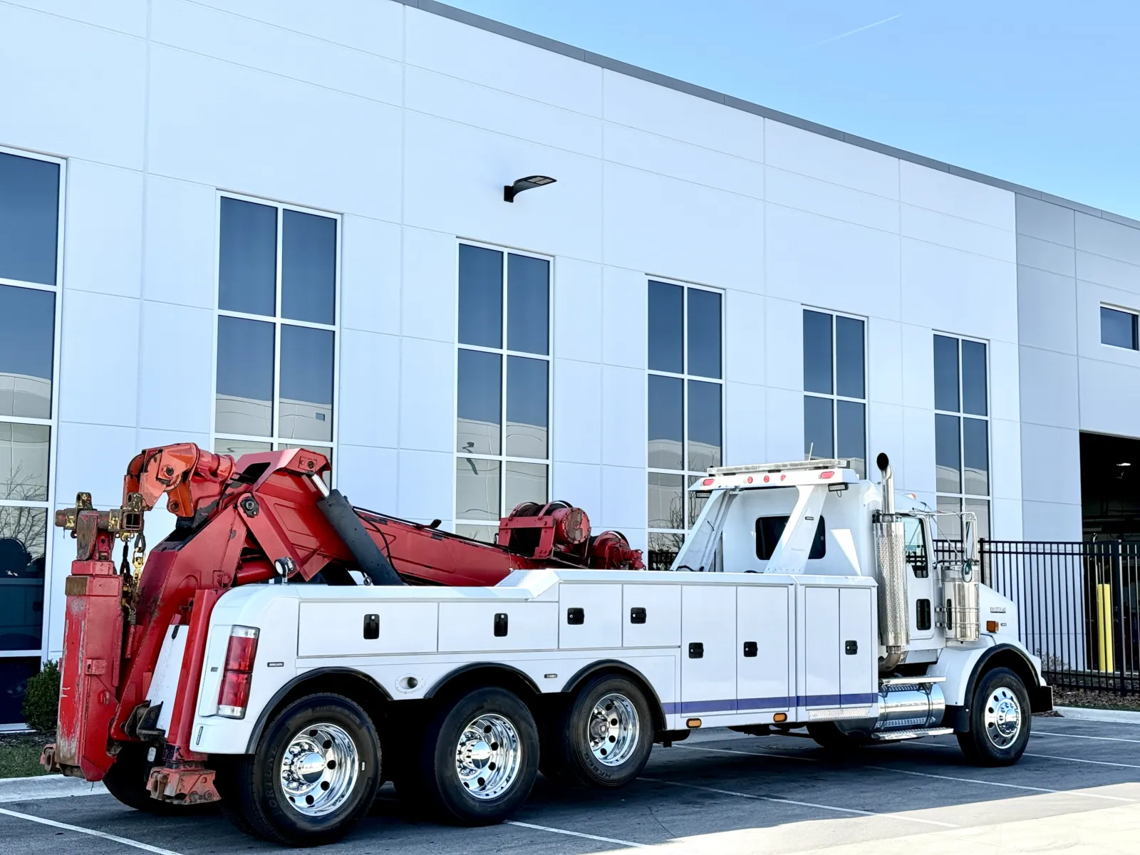 2011 Kenworth T800 - image 5
