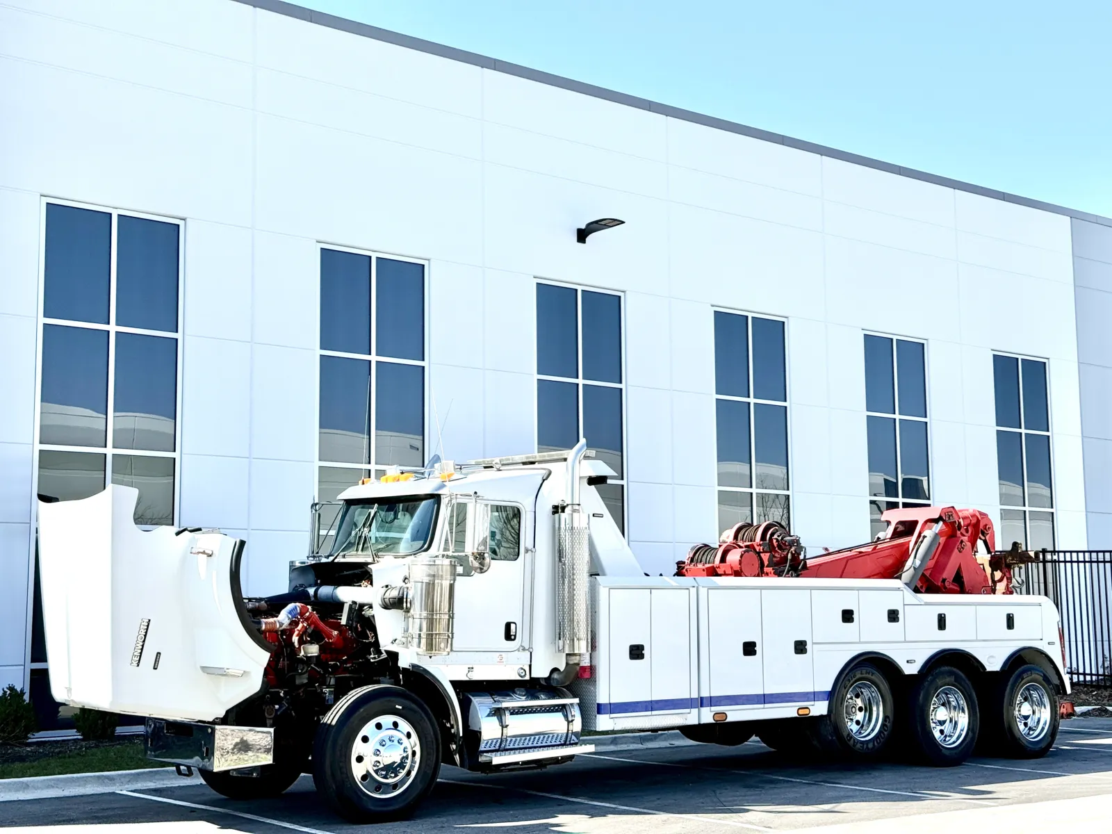 2011 Kenworth T800 - image 12
