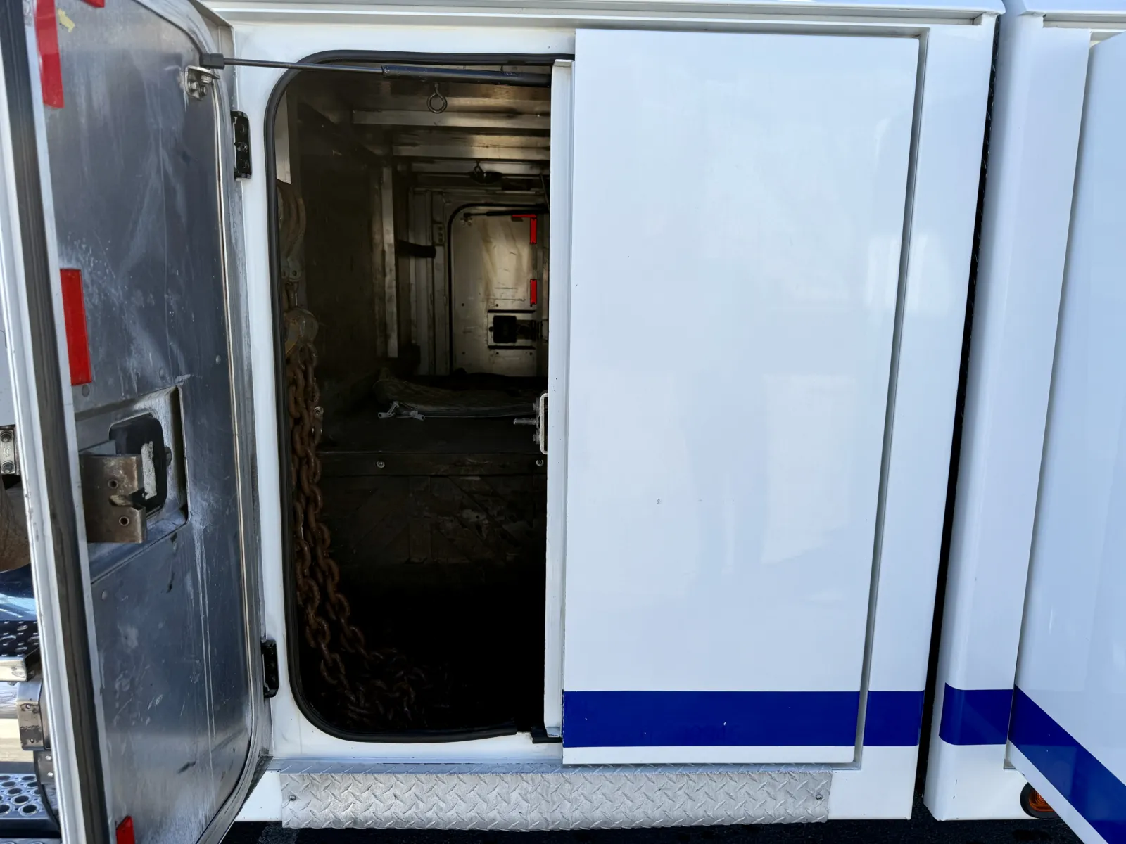 2011 Kenworth T800 - image 14