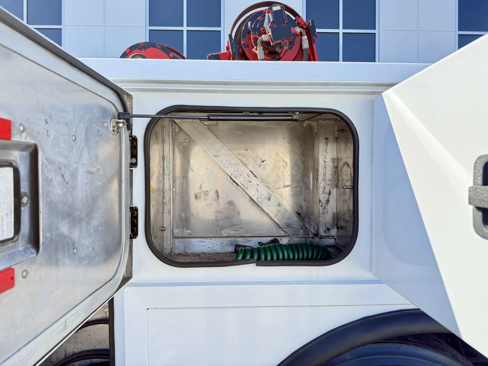 2011 Kenworth T800 - image 17