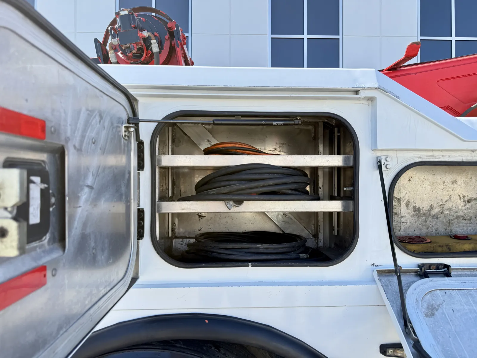 2011 Kenworth T800 - image 18