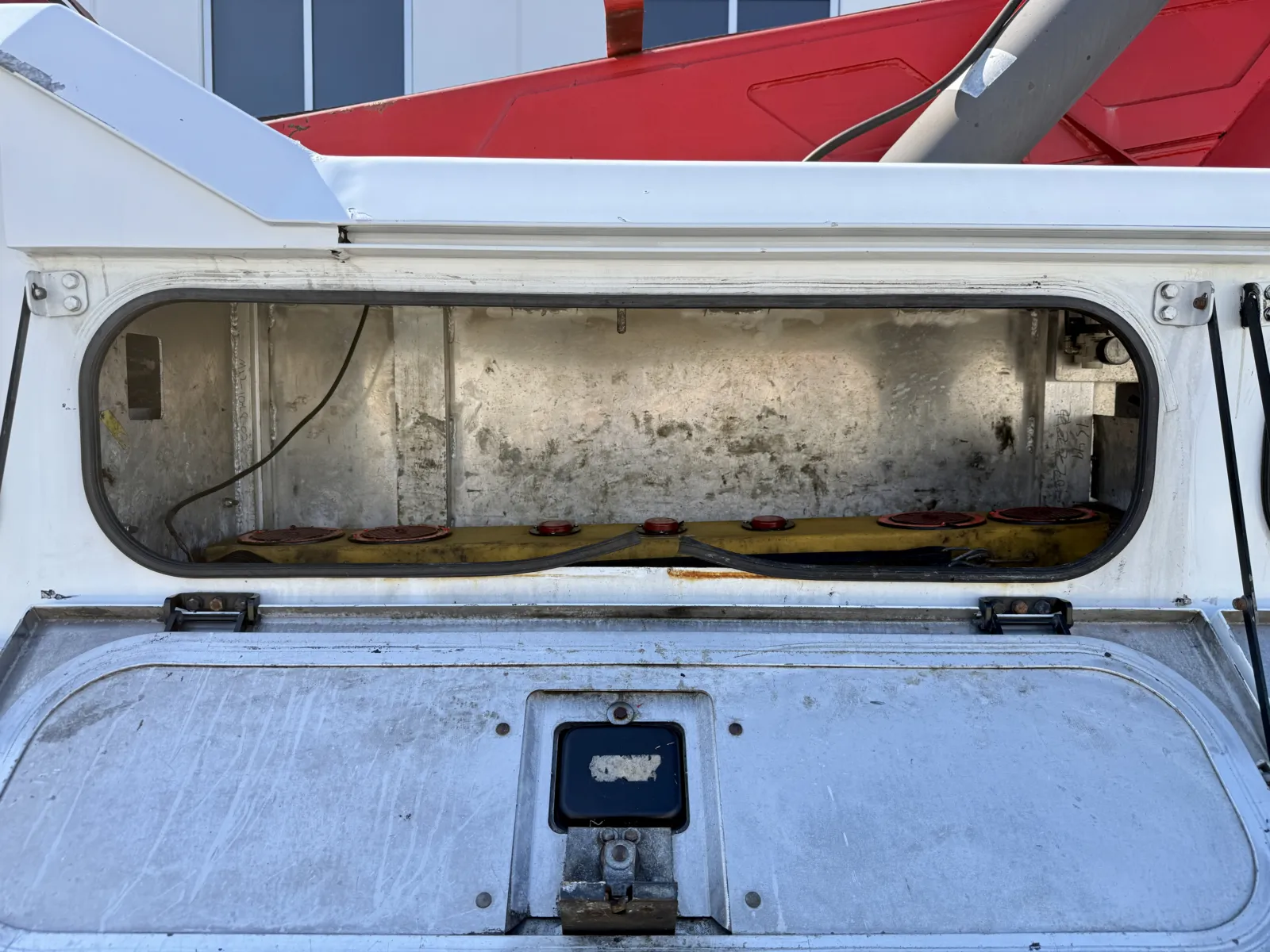 2011 Kenworth T800 - image 19