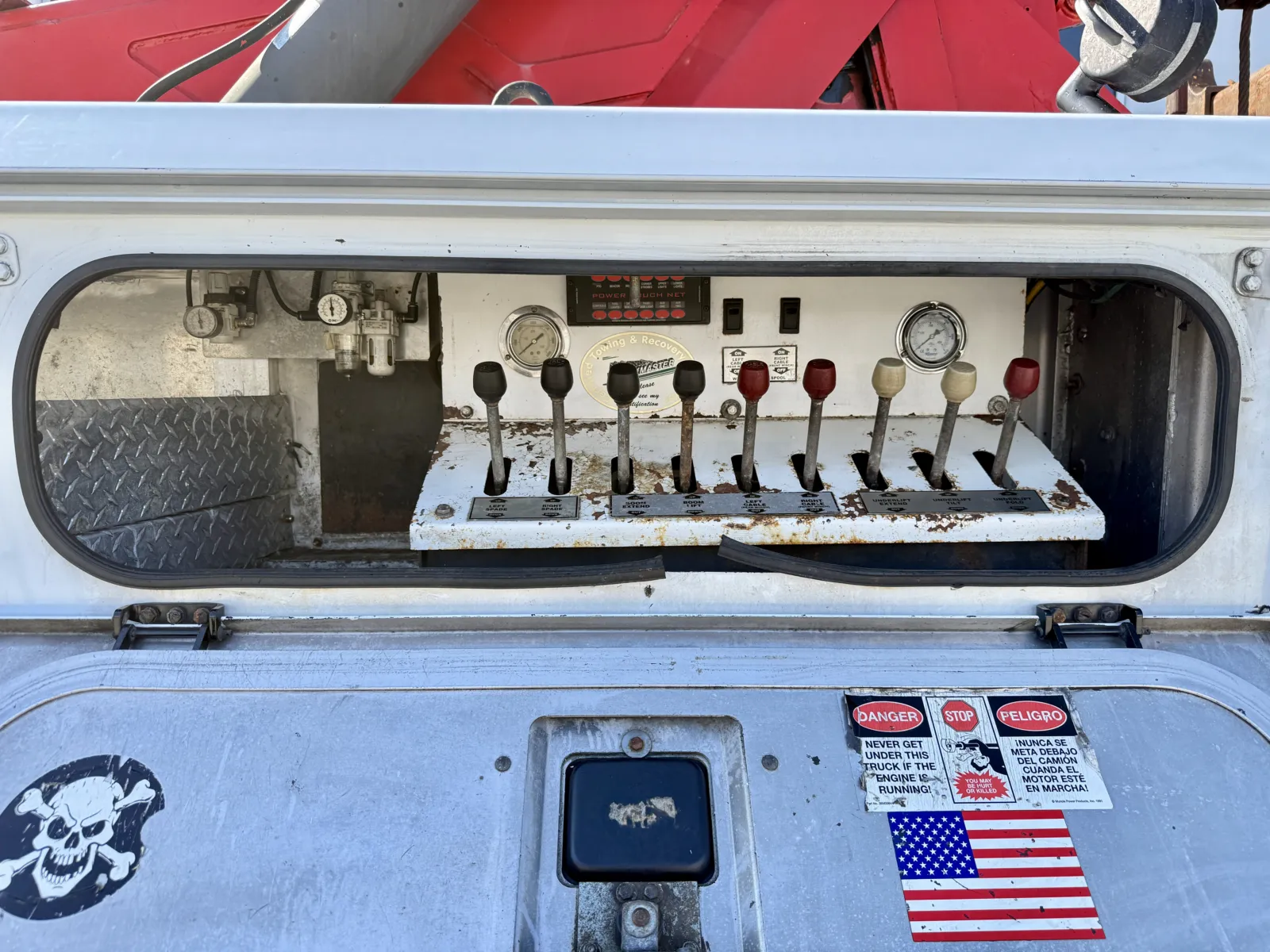 2011 Kenworth T800 - image 20