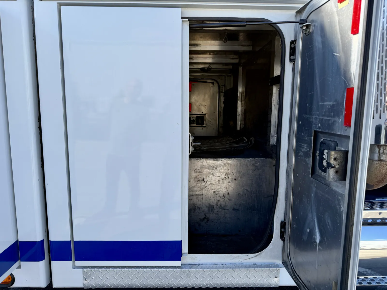 2011 Kenworth T800 - image 21