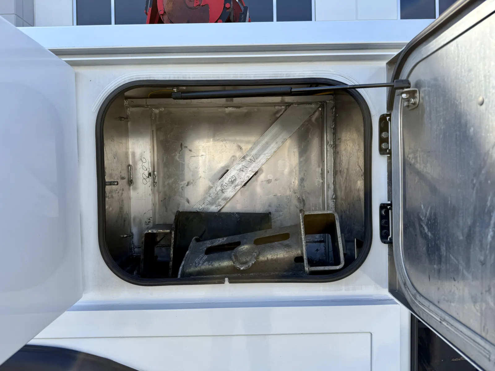 2011 Kenworth T800 - image 24