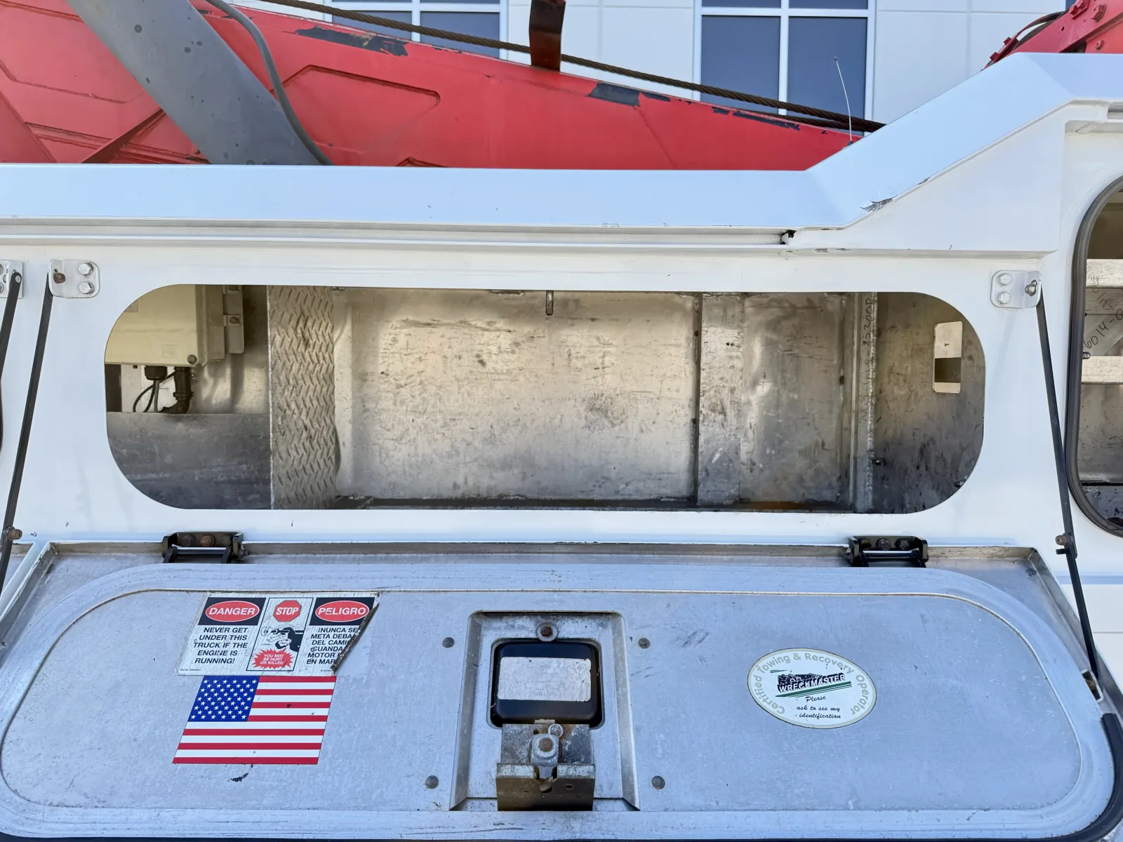 2011 Kenworth T800 - image 26