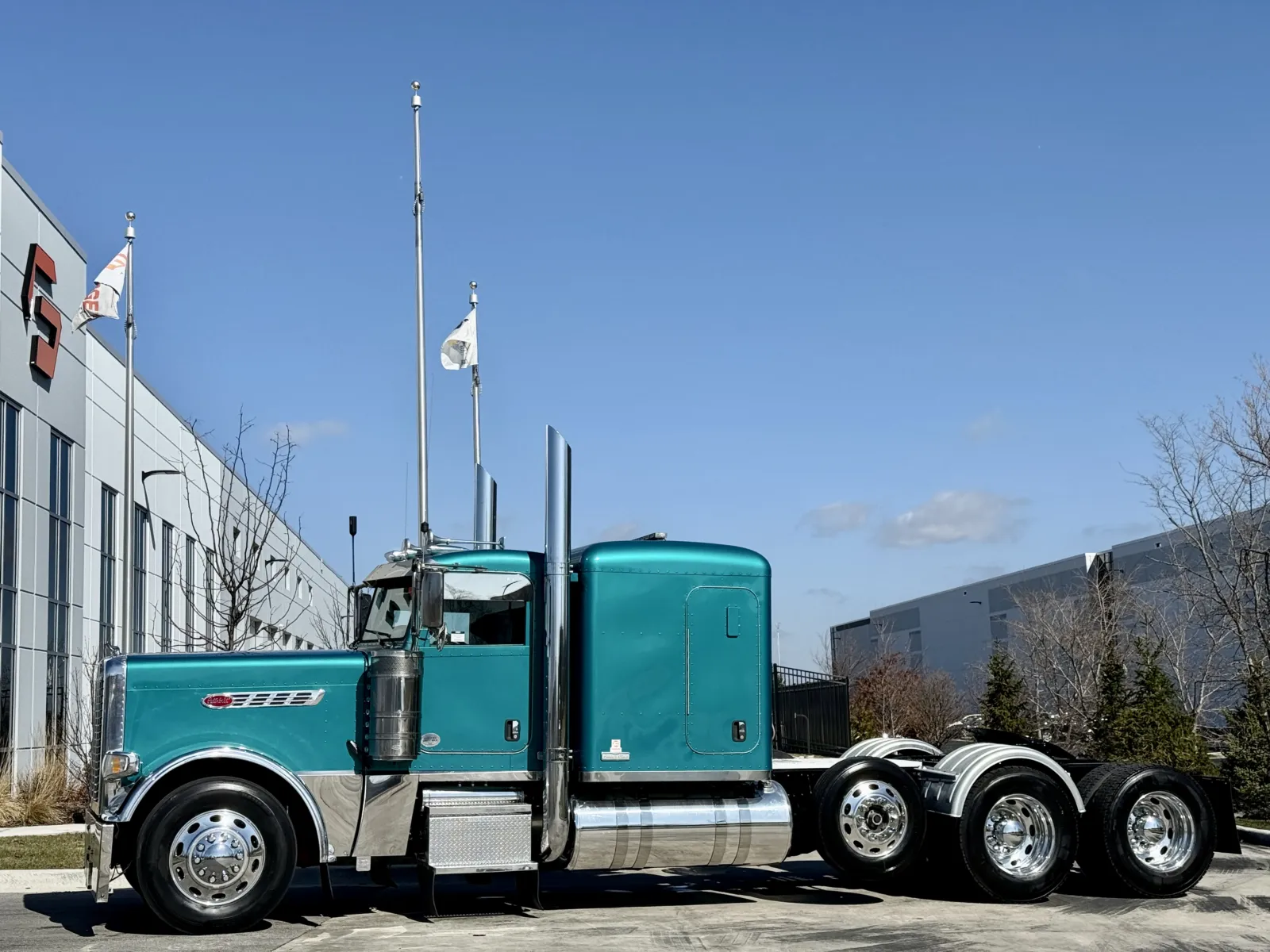 2016 PETERBILT 389 for sale in New Lenox, IL