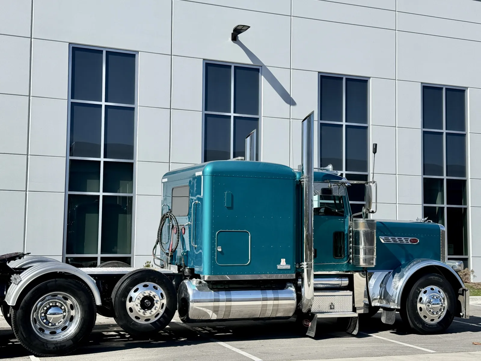 2016 Peterbilt 389 - image 7