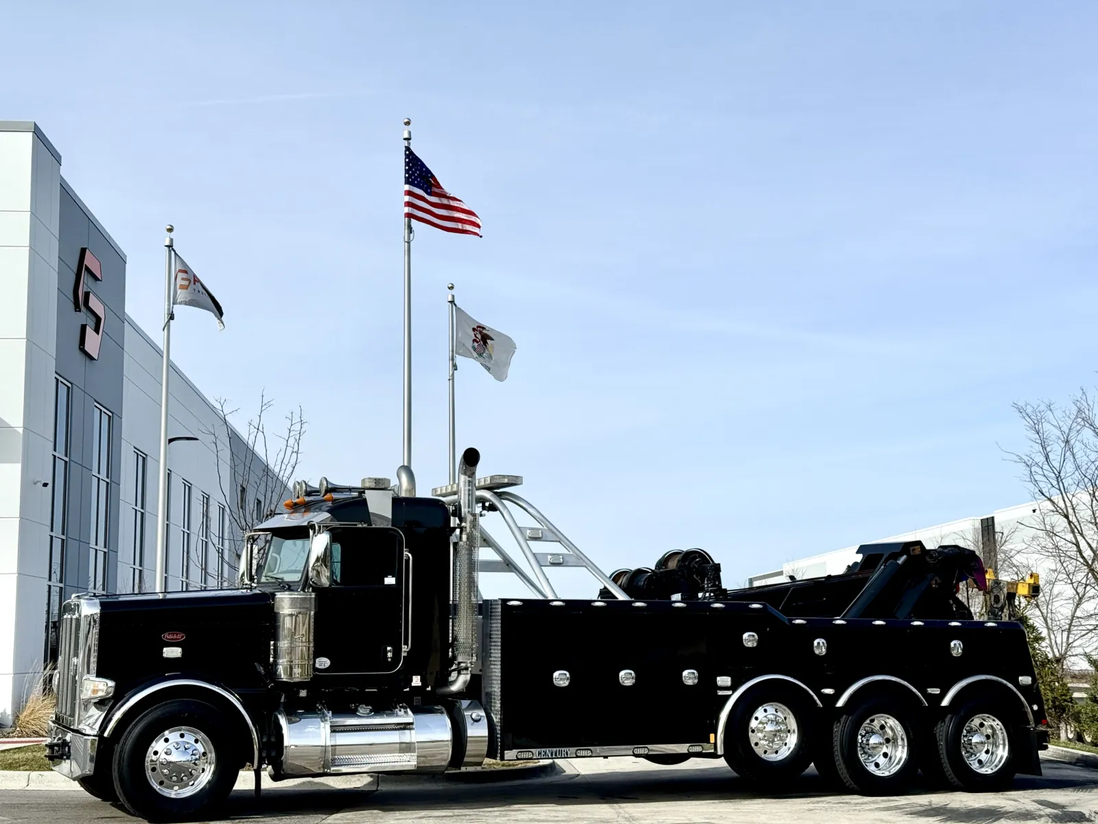 2017 Peterbilt 389 - image 1