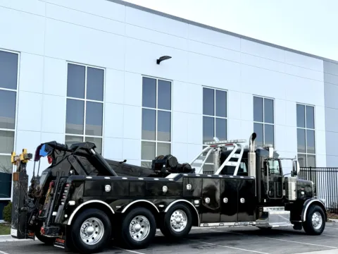 More photos of 2017 PETERBILT 389 at Forge Truck Centers - Illinois, IL