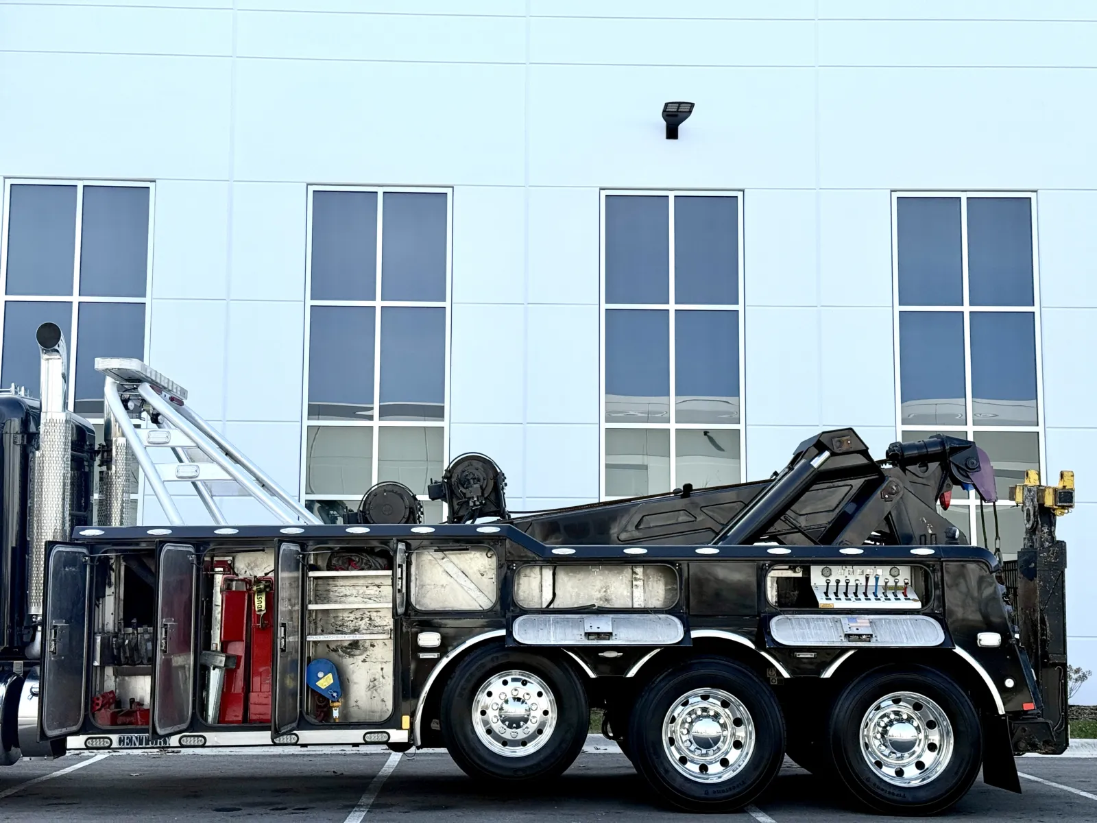 2017 Peterbilt 389 - image 10